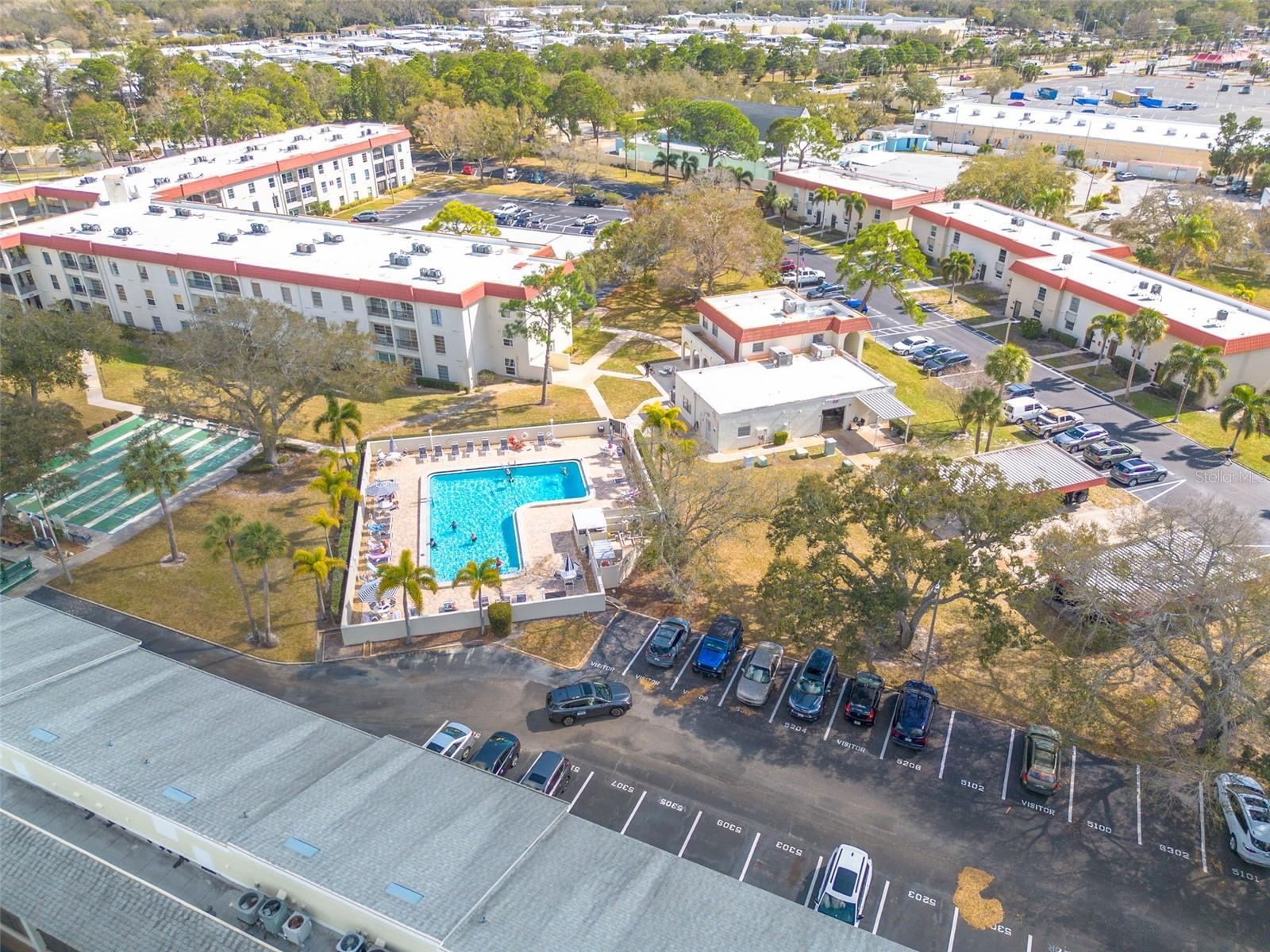 Listing photo id 51 for 2700 Bayshore Boulevard 5302