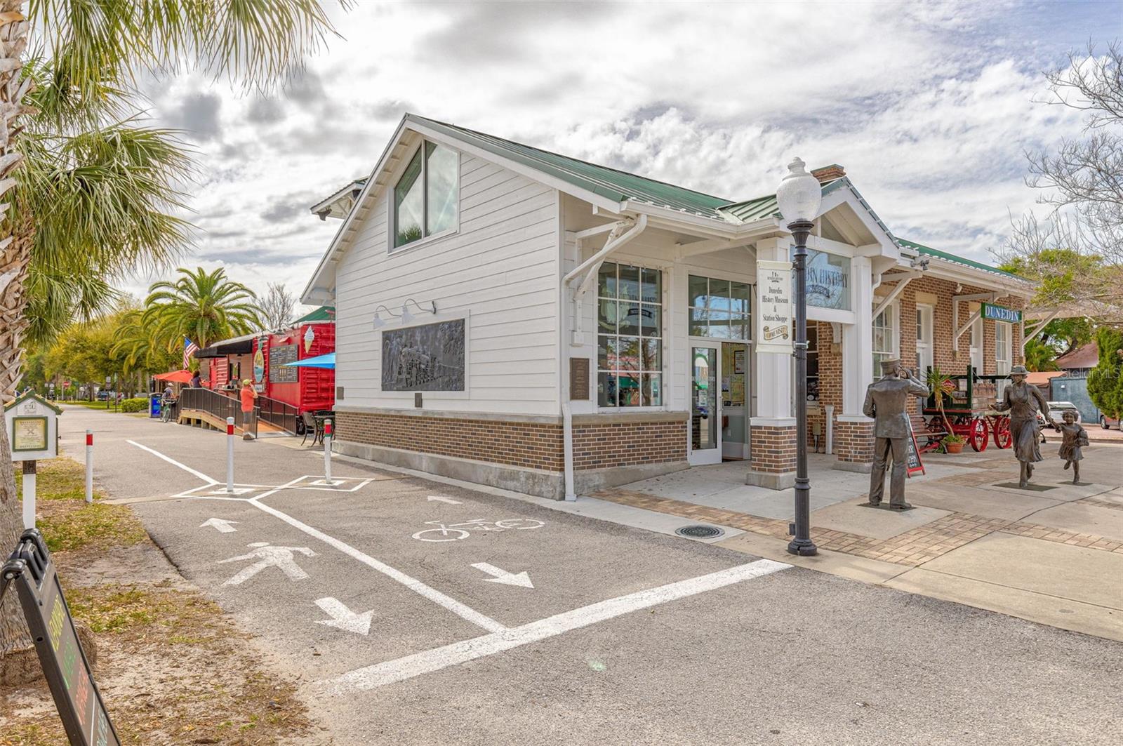 Listing photo id 62 for 2700 Bayshore Boulevard 5302