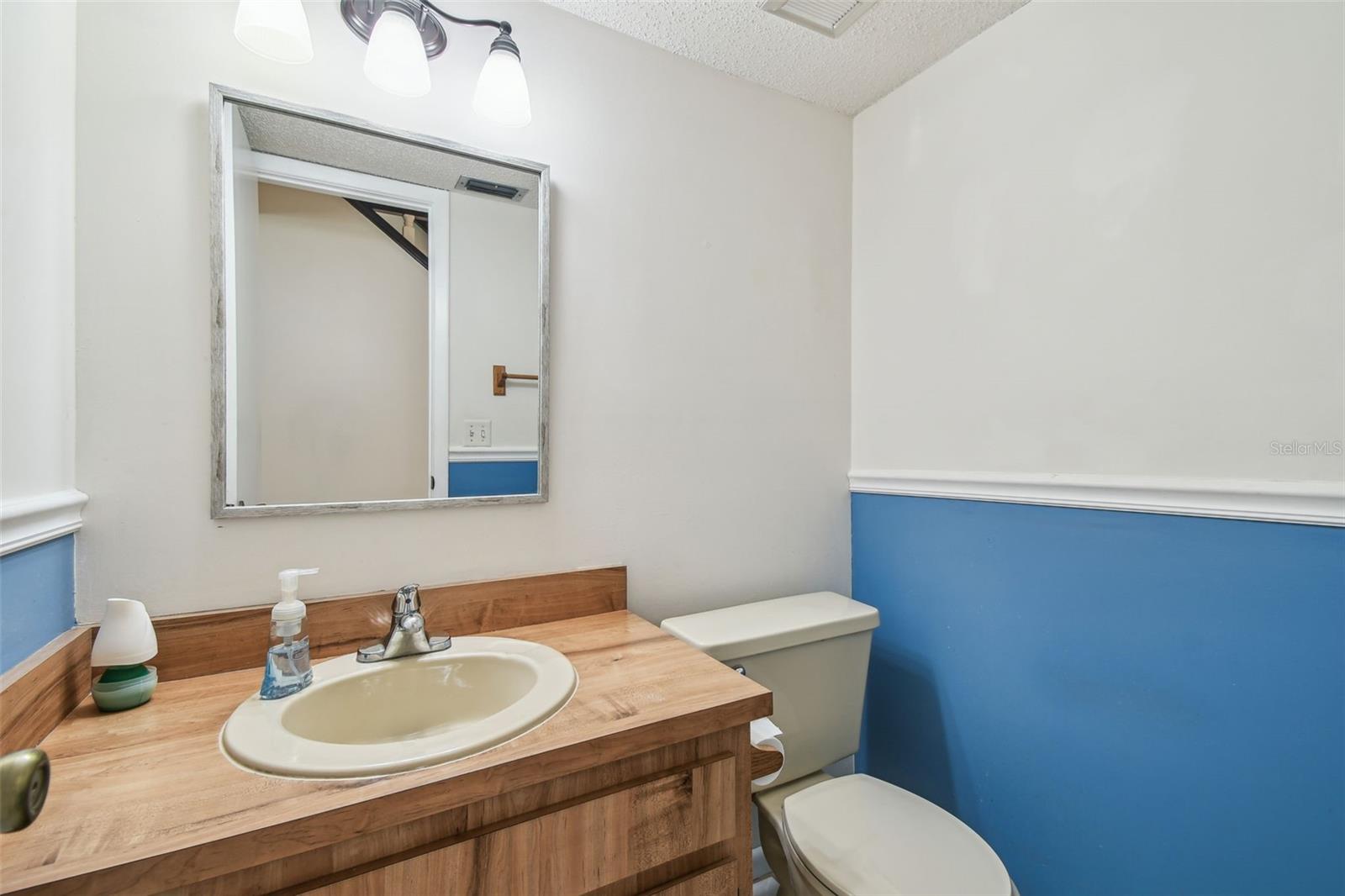 Image 11 of 63 For 6107 Oak Fern Court