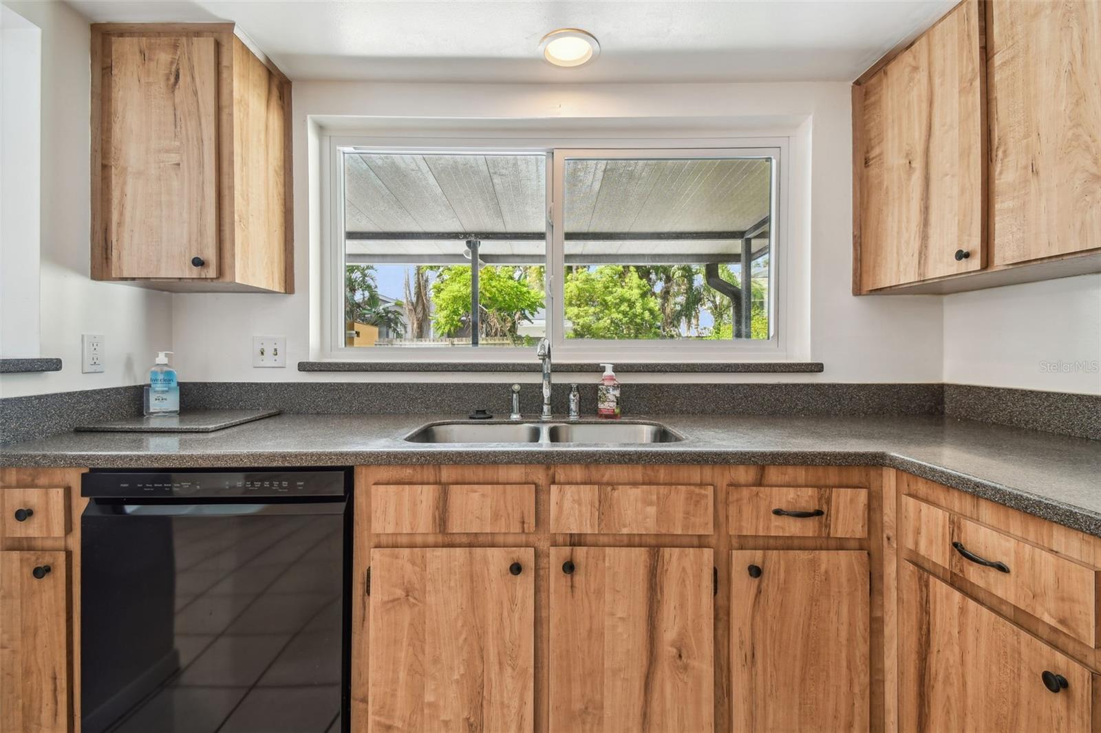 Image 14 of 63 For 6107 Oak Fern Court