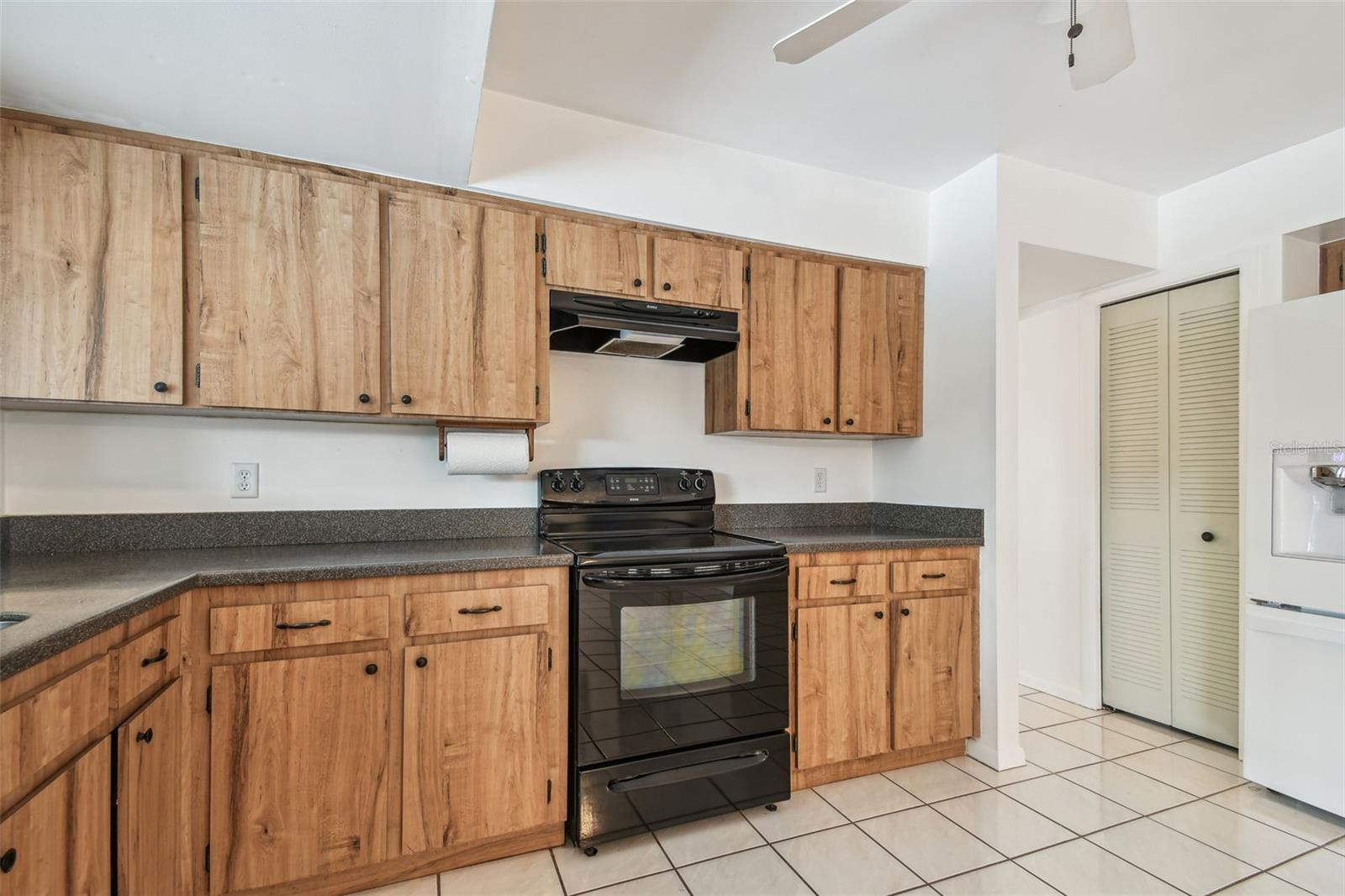 Image 15 of 63 For 6107 Oak Fern Court