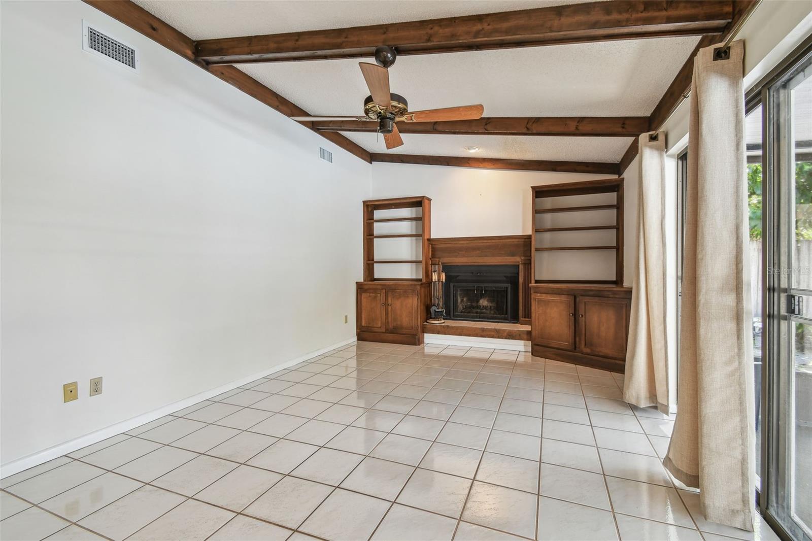 Image 21 of 63 For 6107 Oak Fern Court