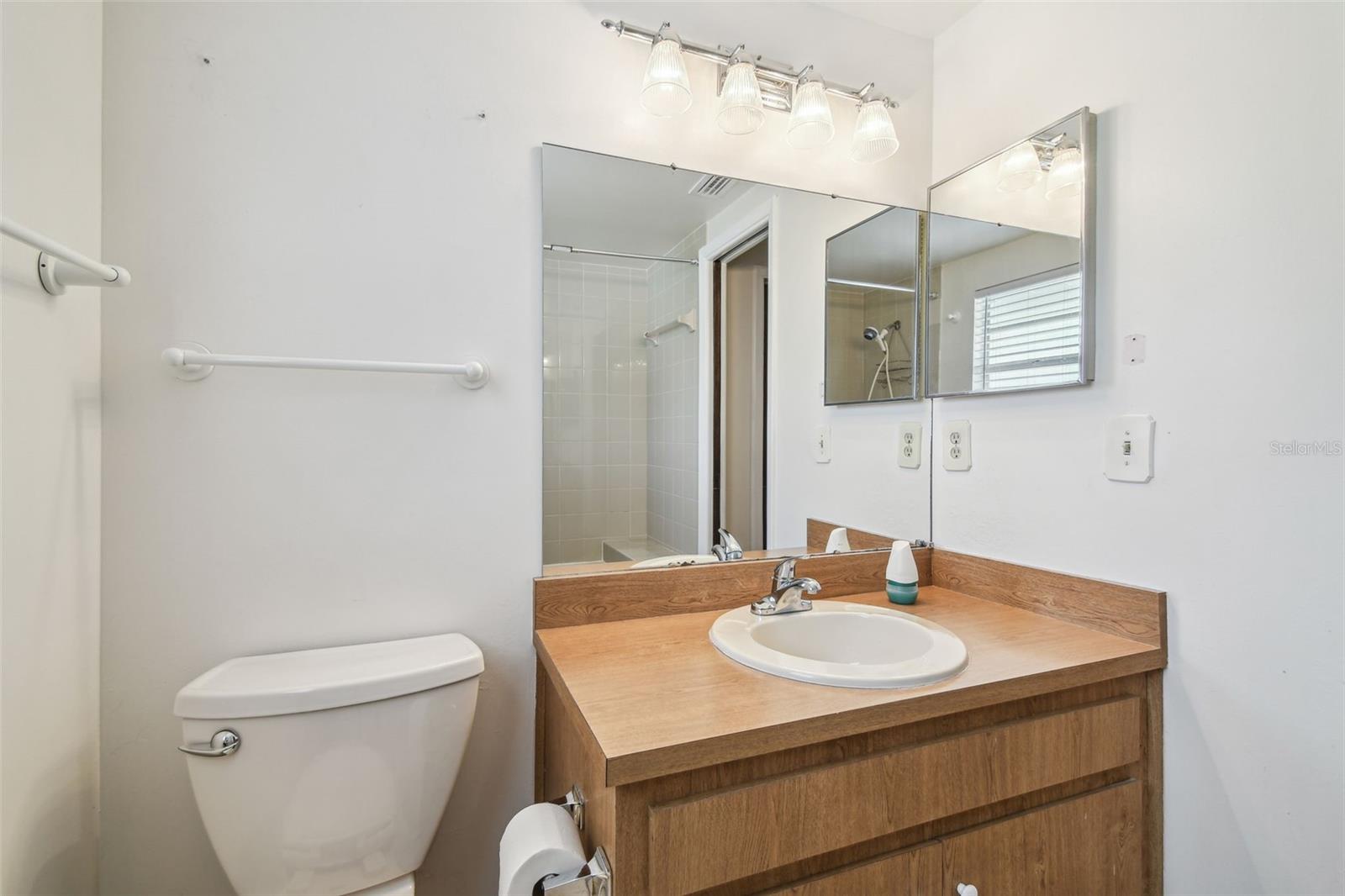 Image 34 of 63 For 6107 Oak Fern Court