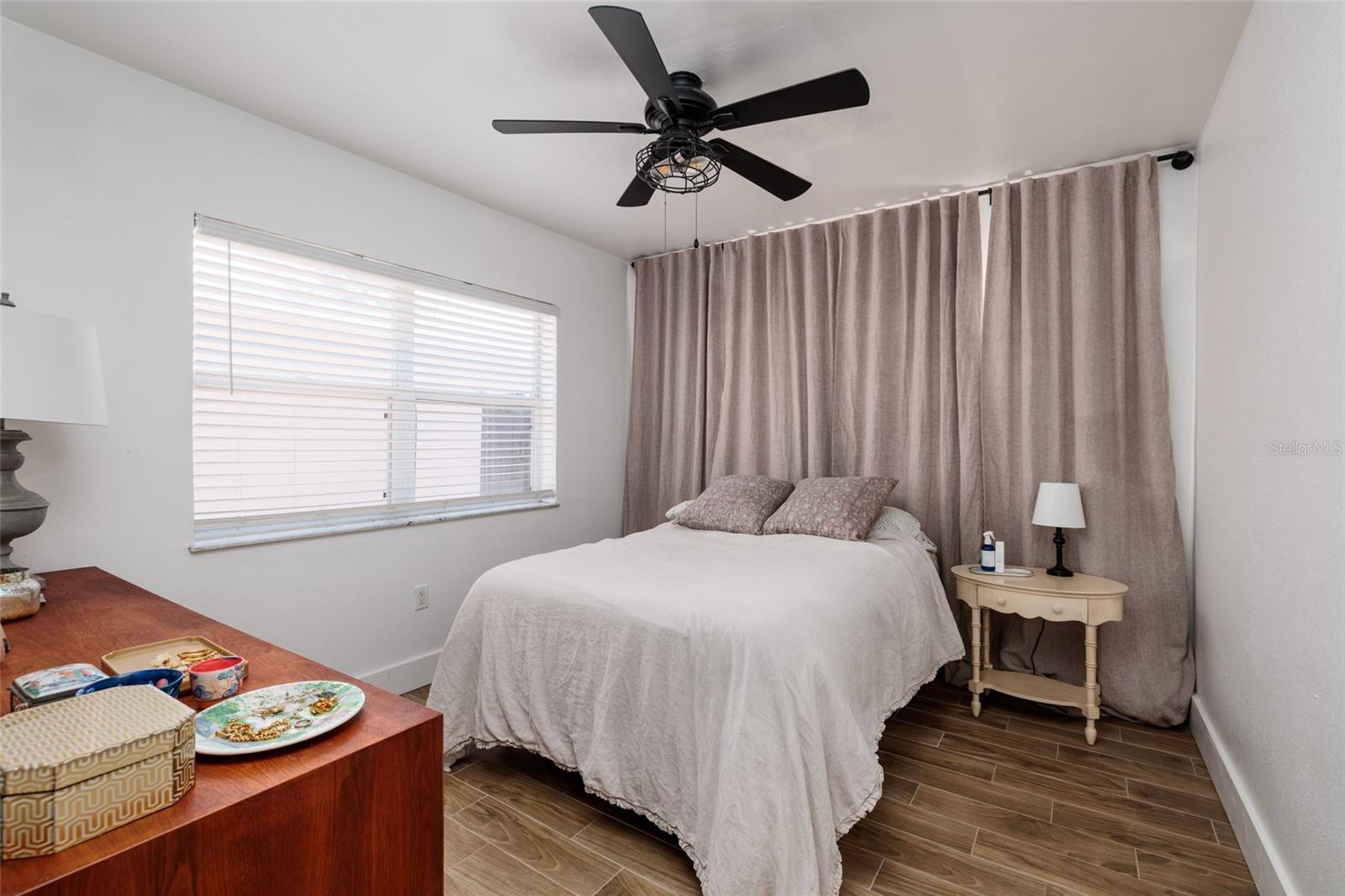 Listing photo id 8 for 600 74th Avenue N