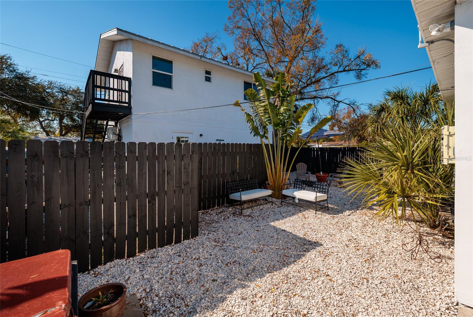 Listing photo id 15 for 600 74th Avenue N