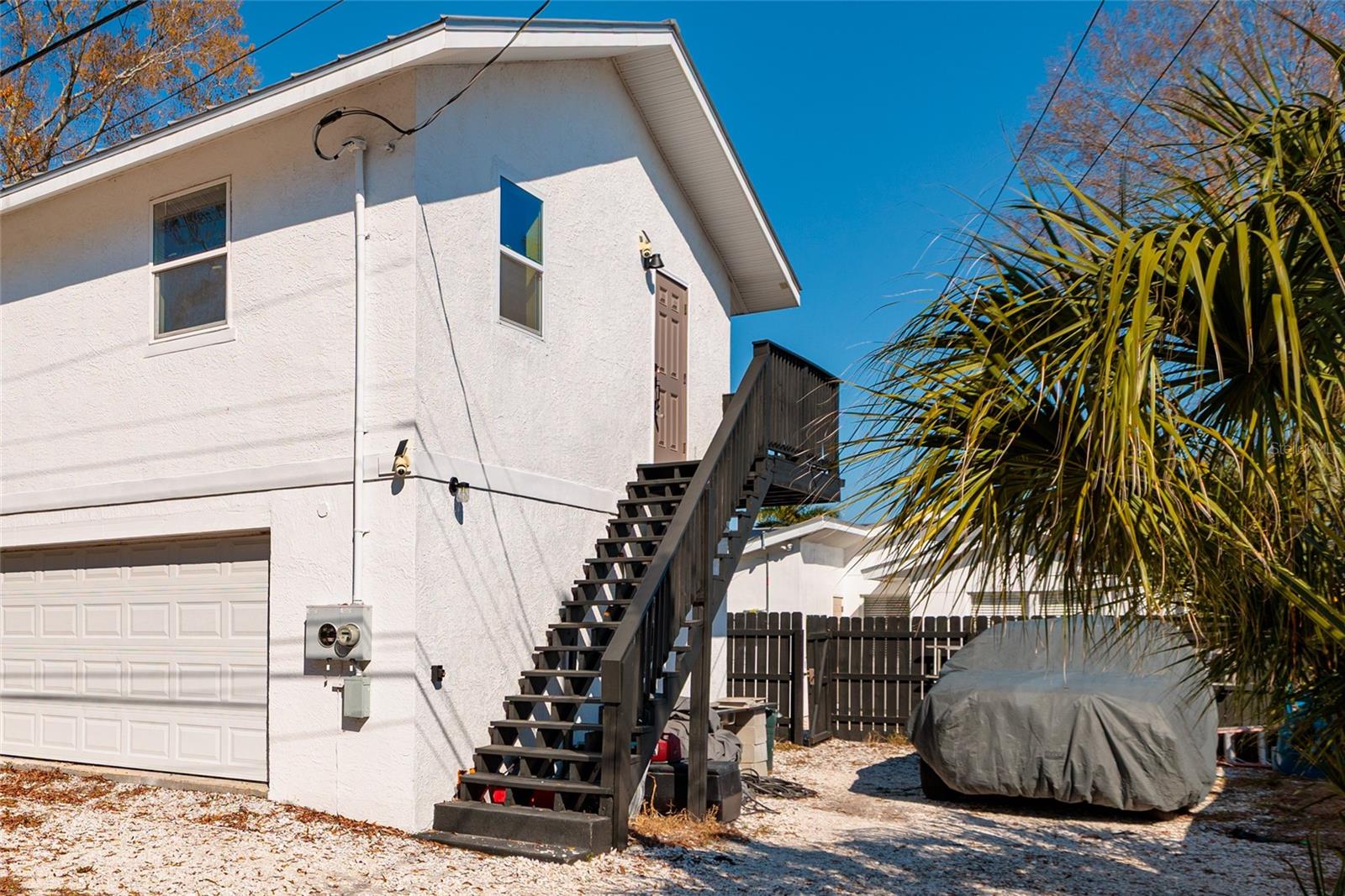 Listing photo id 16 for 600 74th Avenue N