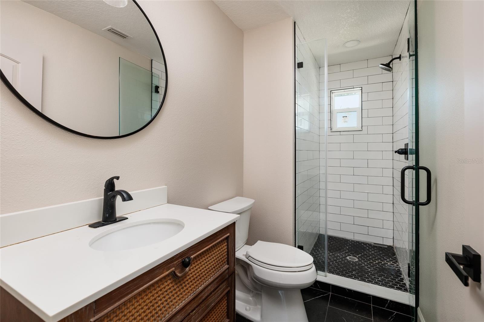 Listing photo id 19 for 600 74th Avenue N