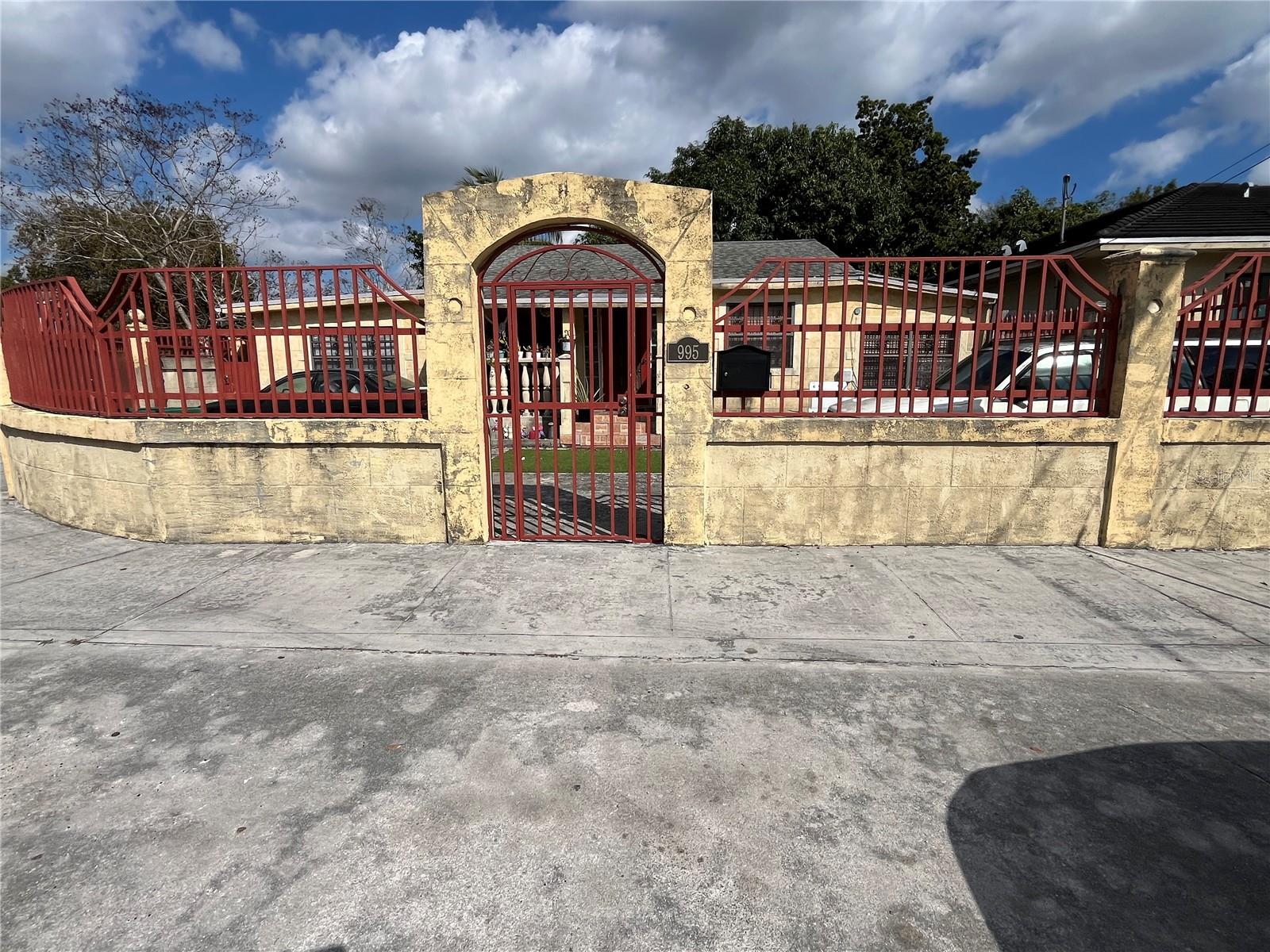 Listing photo id 0 for 995 114th Street