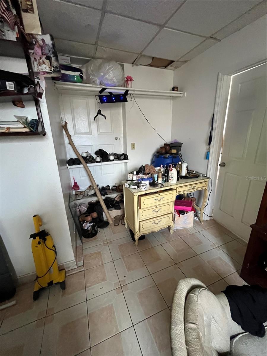 Listing photo id 30 for 995 114th Street