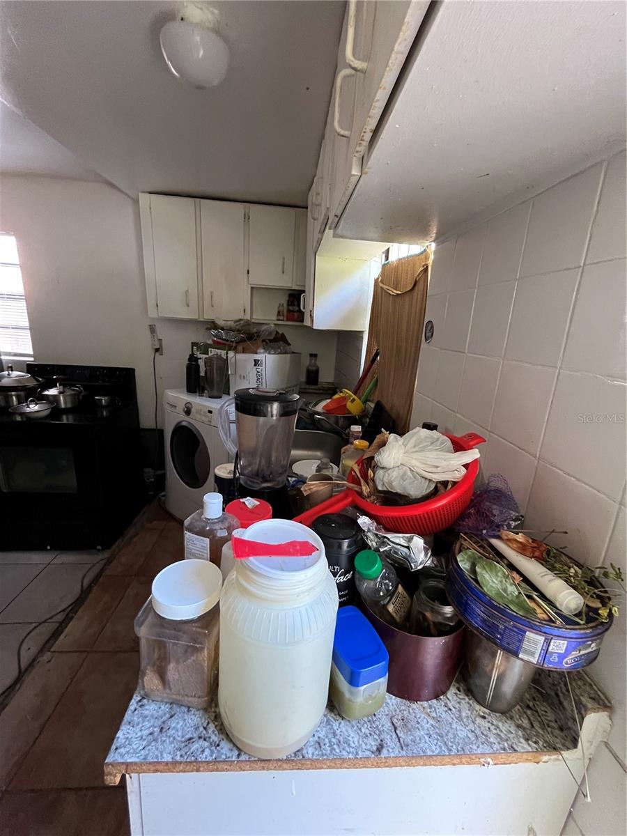 Listing photo id 32 for 995 114th Street