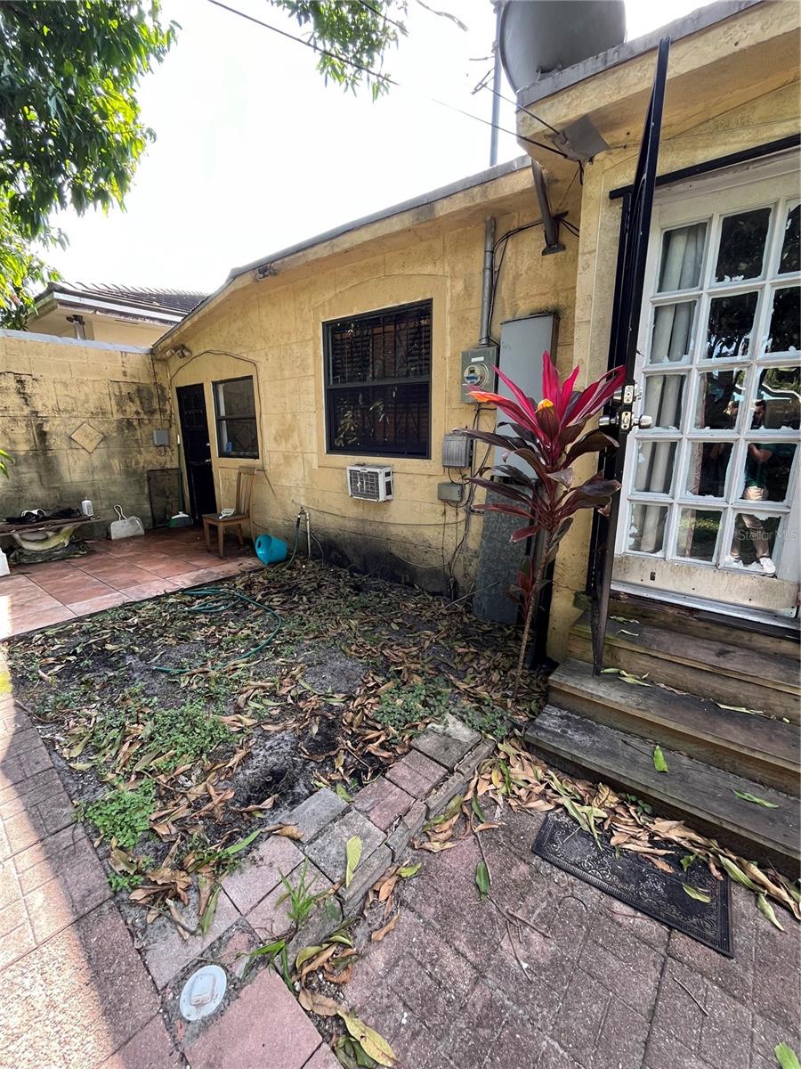 Listing photo id 42 for 995 114th Street