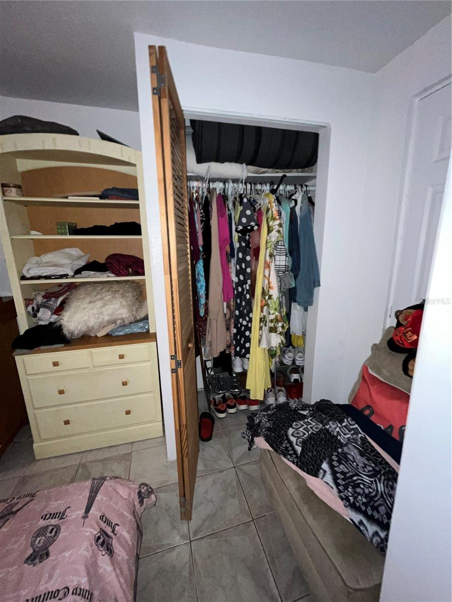 Listing photo id 46 for 995 114th Street