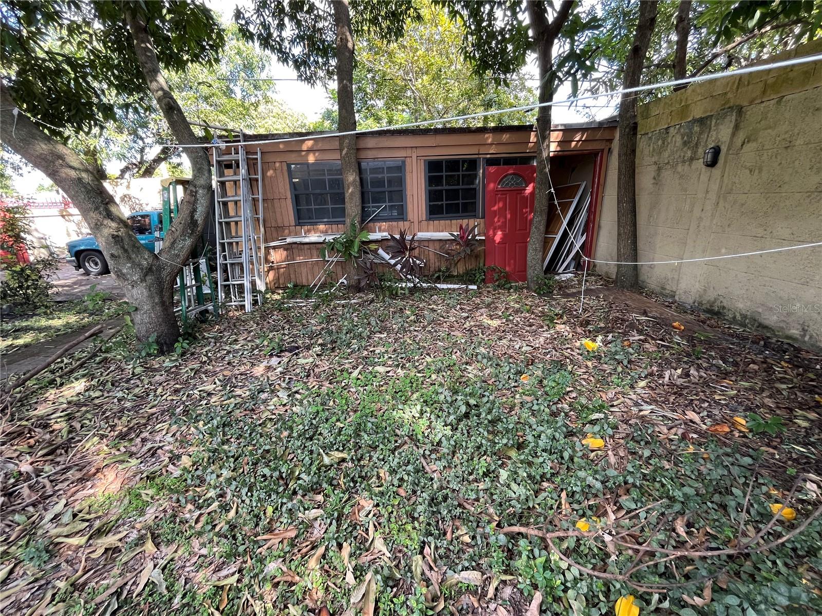 Listing photo id 49 for 995 114th Street