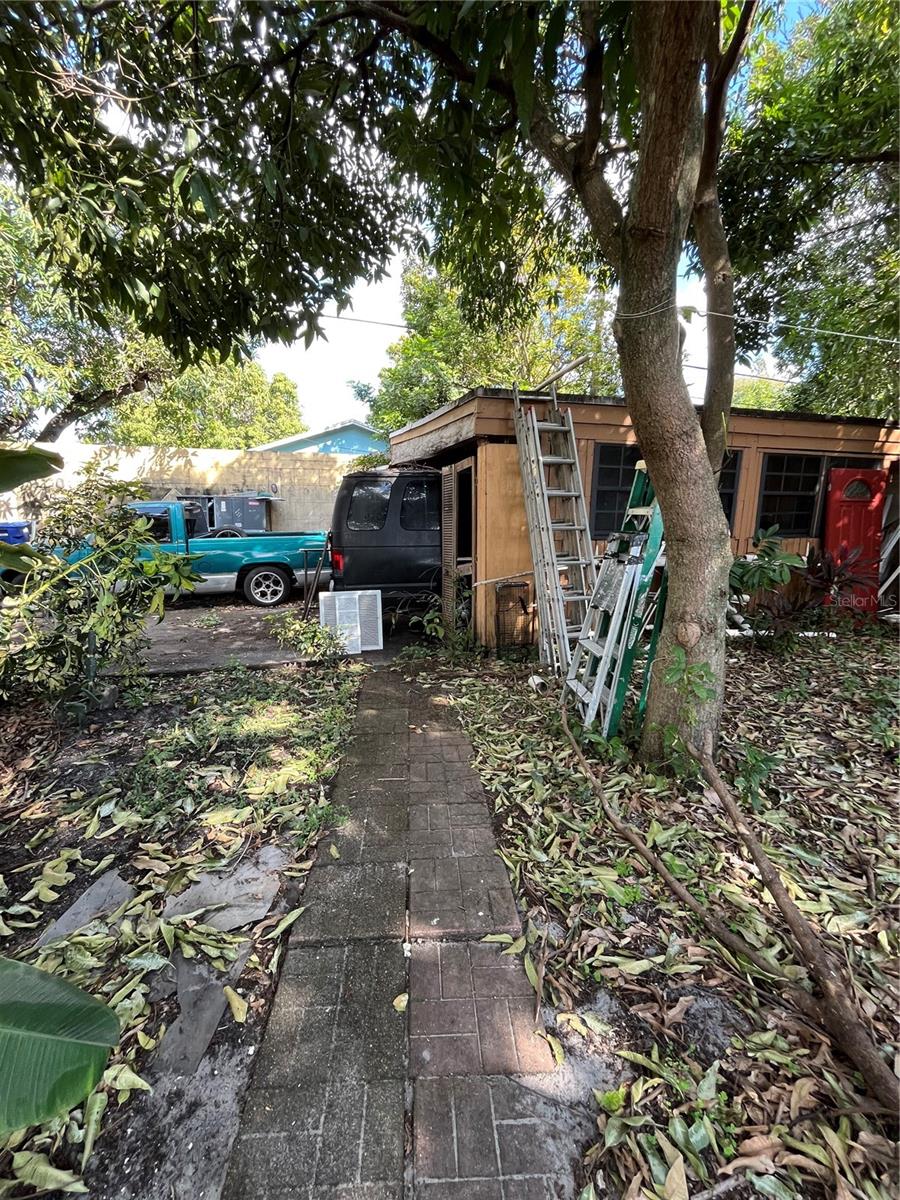 Listing photo id 50 for 995 114th Street