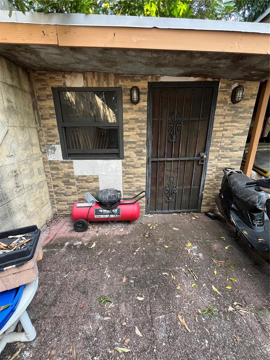 Listing photo id 53 for 995 114th Street