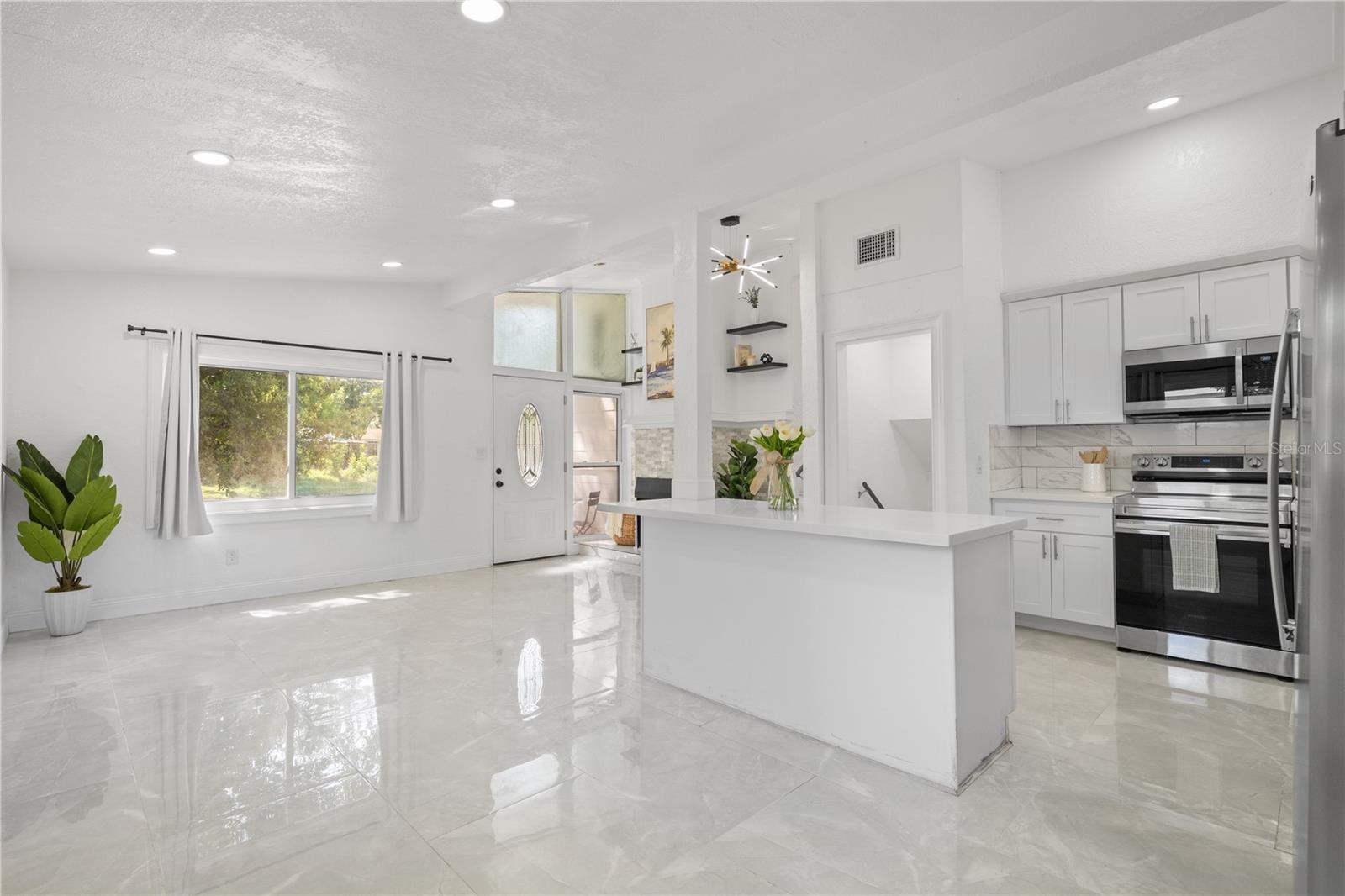 Image 4 of 23 For 5115 16th Street N