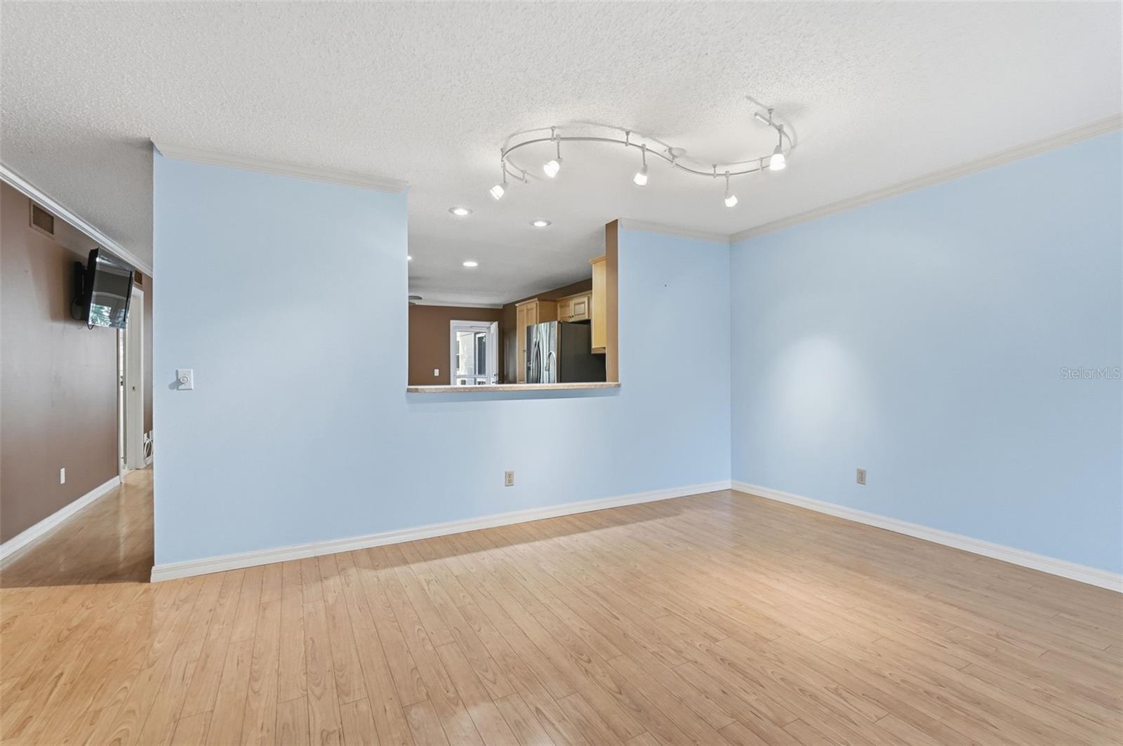 Image 18 of 73 For 2294 Swedish Drive 8