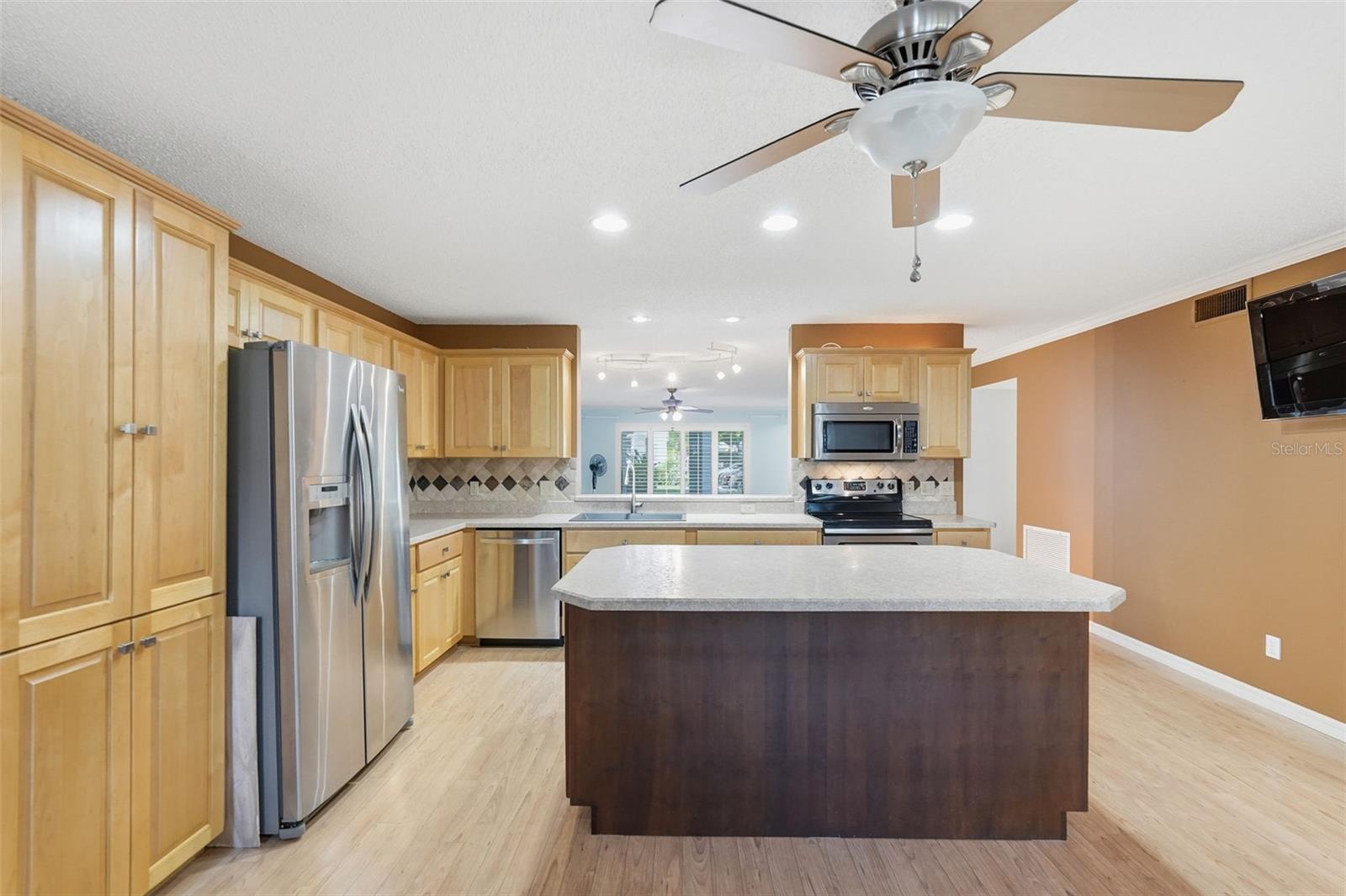 Image 24 of 73 For 2294 Swedish Drive 8