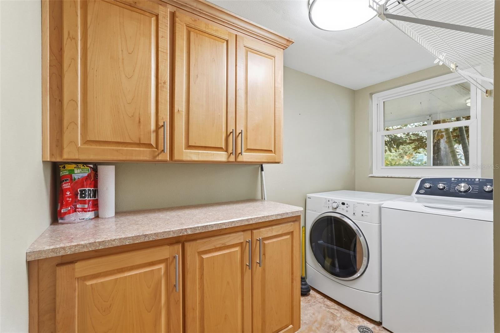 Image 29 of 73 For 2294 Swedish Drive 8