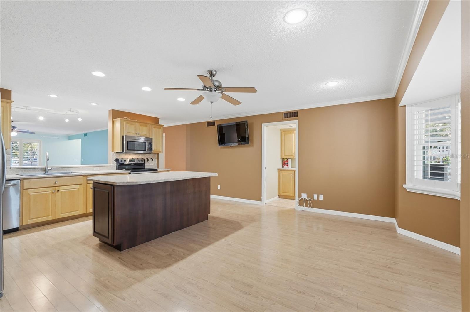 Image 31 of 73 For 2294 Swedish Drive 8