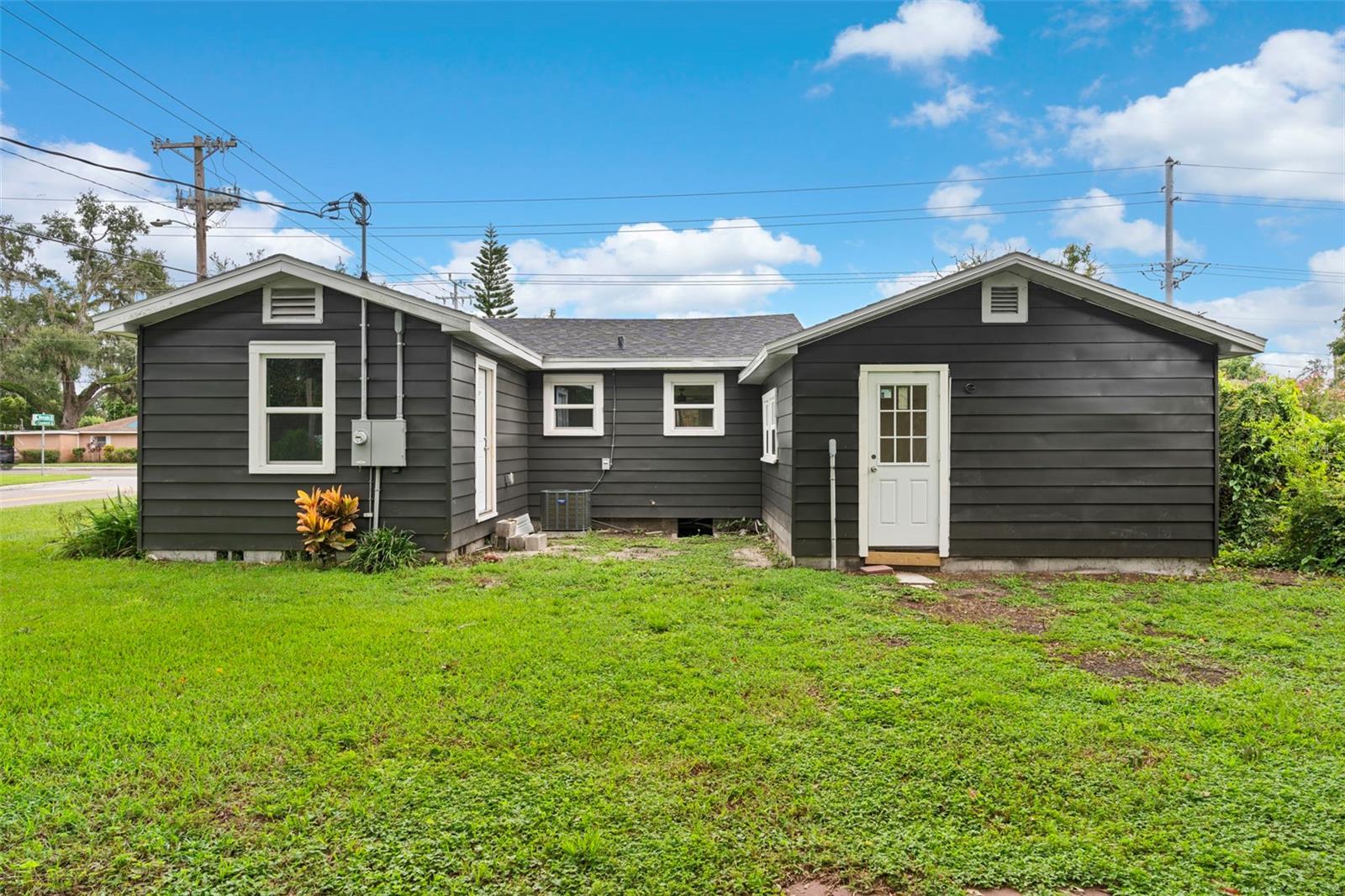 Image 13 of 17 For 1160 Edgewood Drive