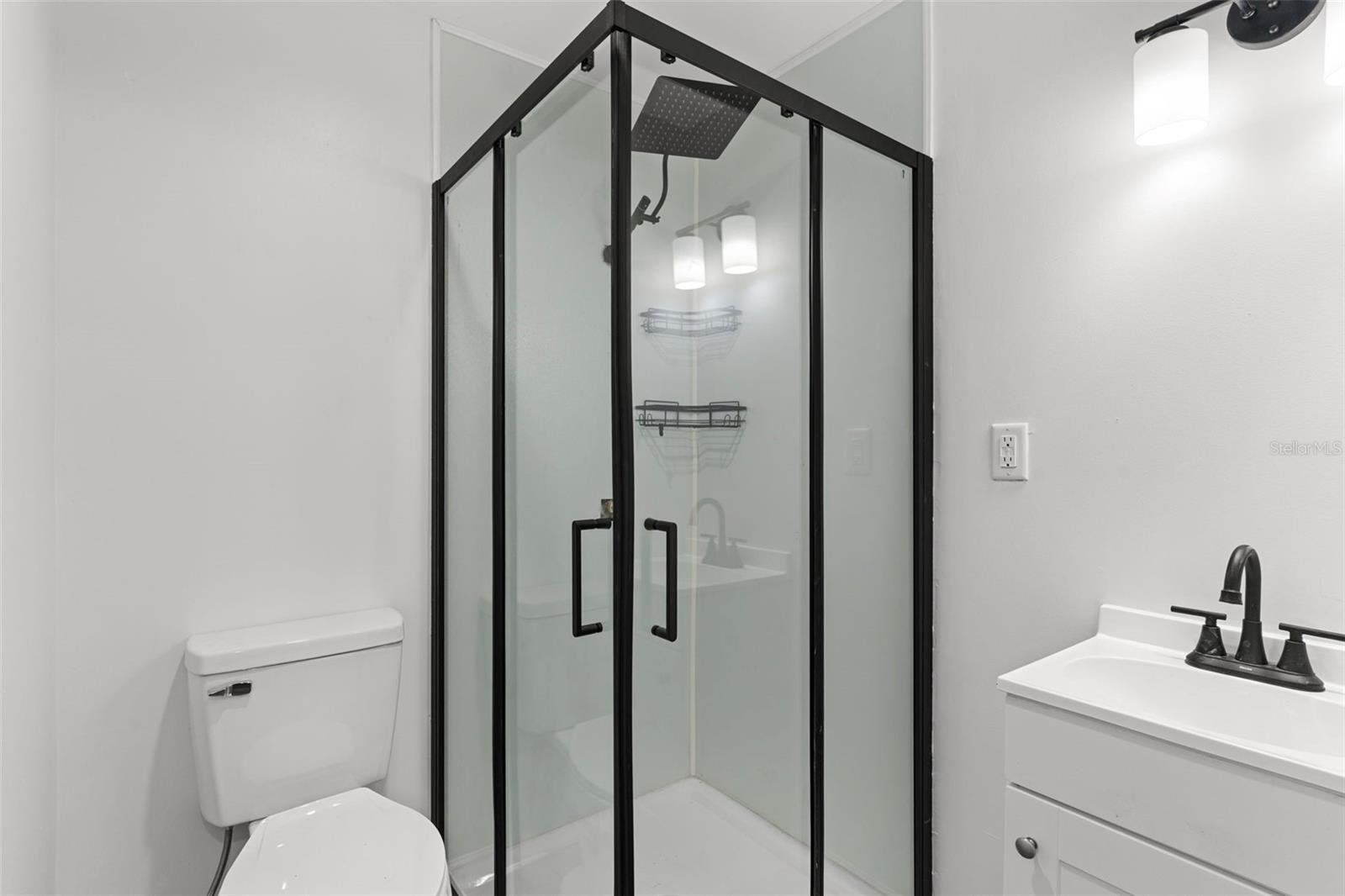 Image 14 of 17 For 1160 Edgewood Drive