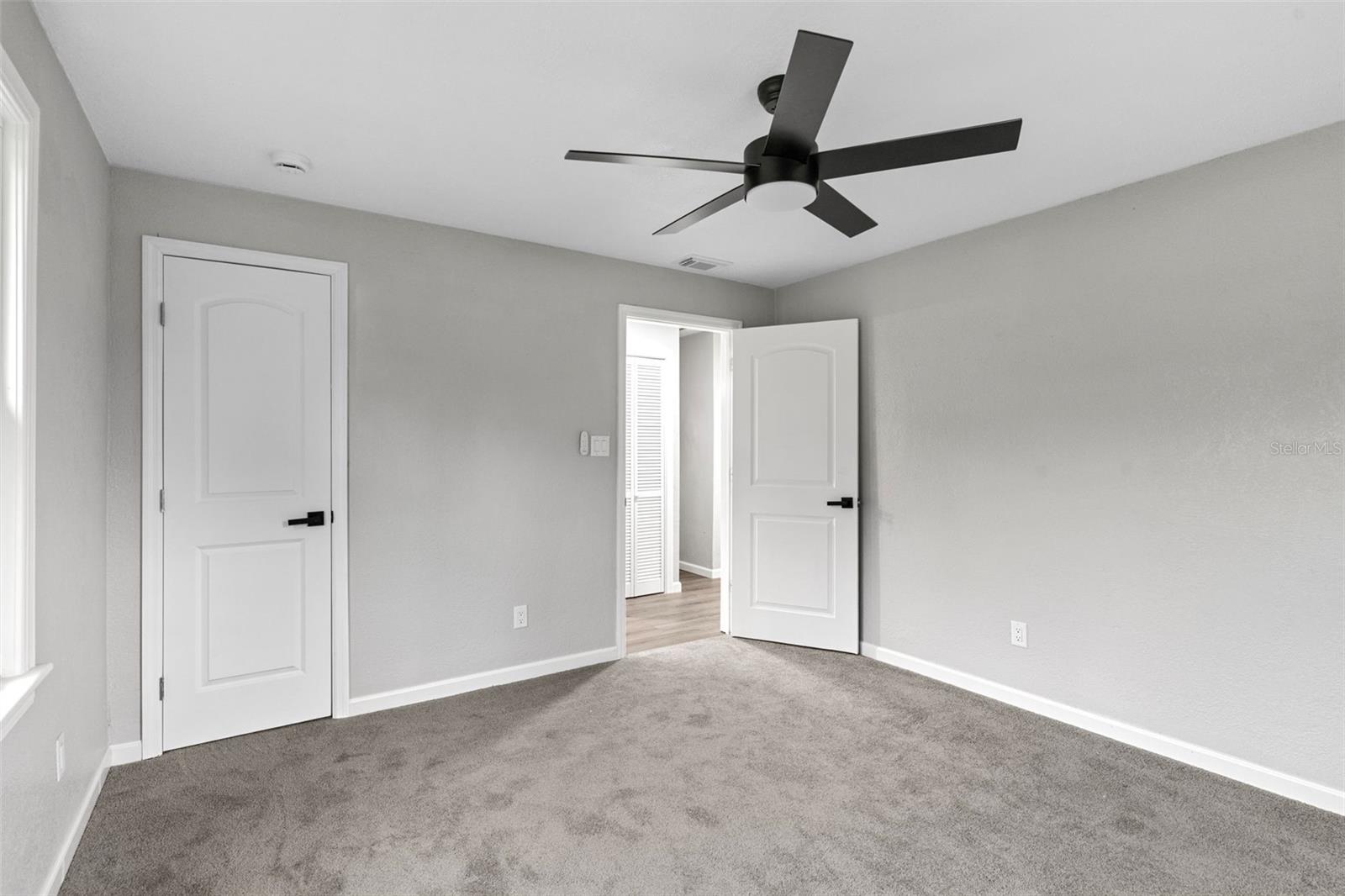 Image 8 of 17 For 1160 Edgewood Drive