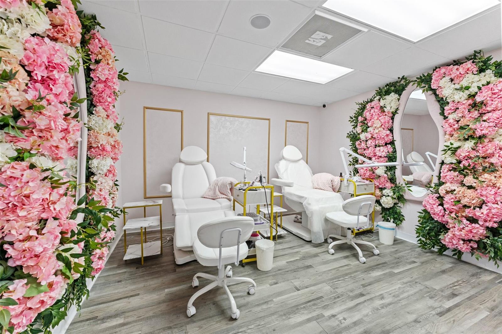 Listing photo id 8 for 3007 Cypress Street