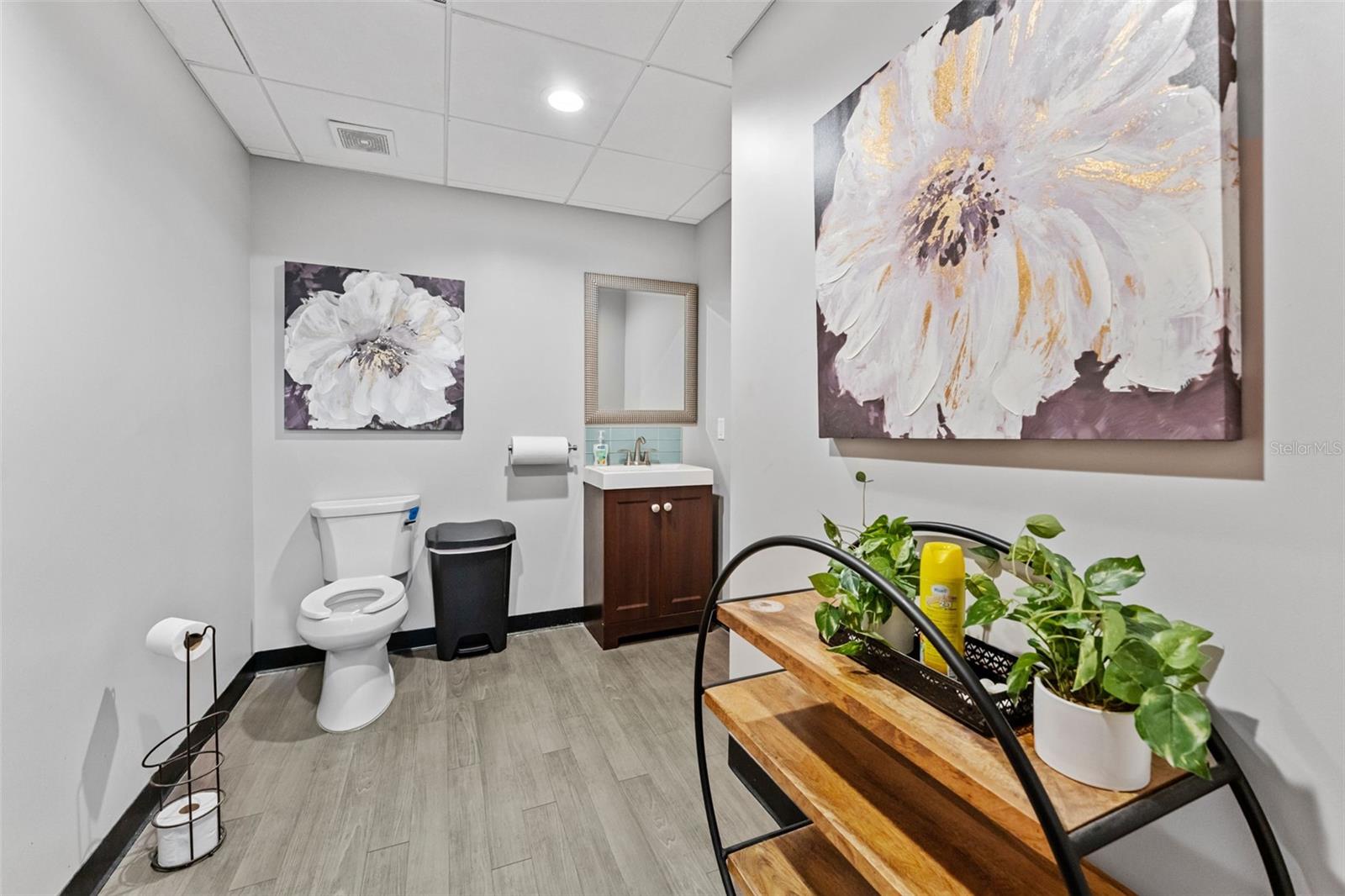 Listing photo id 16 for 3007 Cypress Street