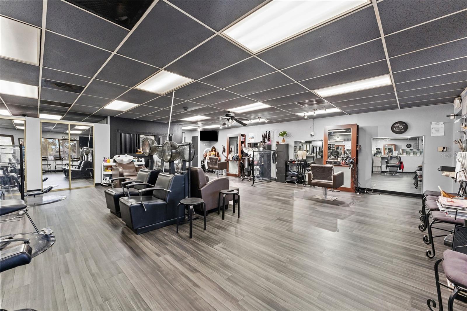 Listing photo id 18 for 3007 Cypress Street