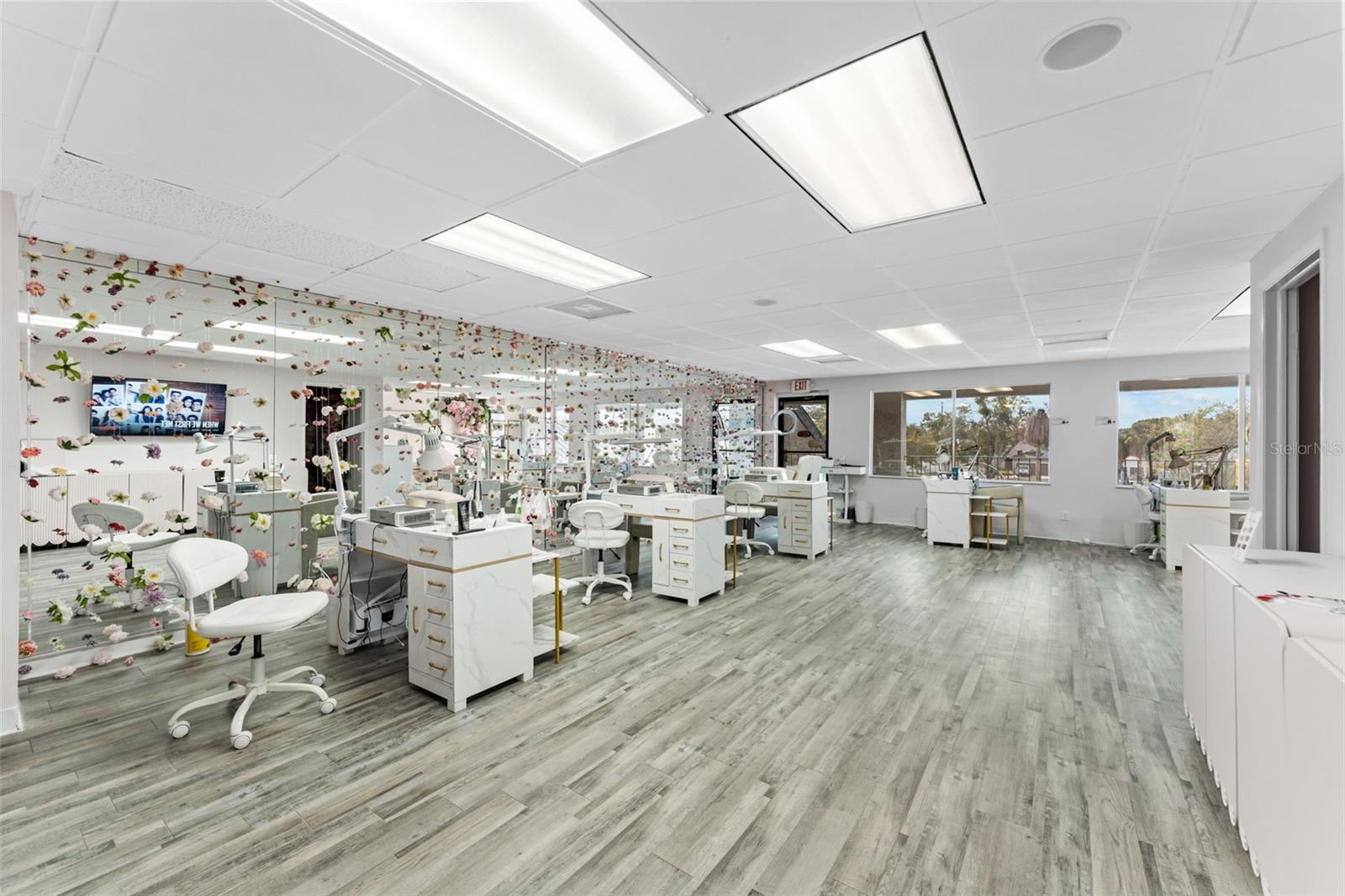 Listing photo id 6 for 3007 Cypress Street