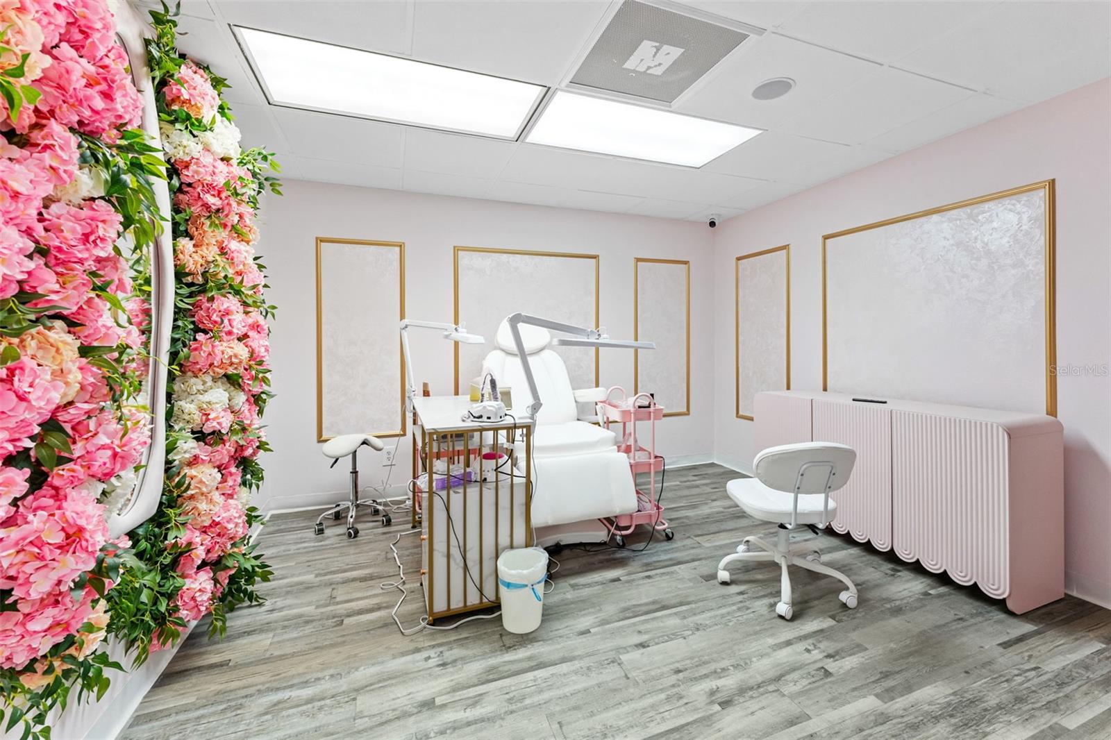 Listing photo id 7 for 3007 Cypress Street