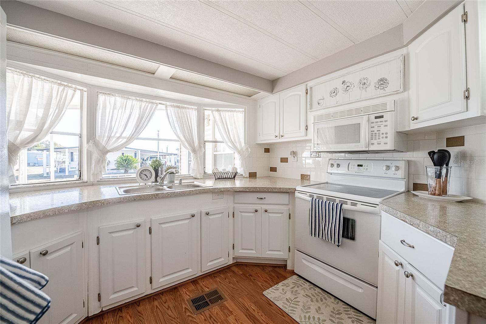 Image 10 of 52 For 5341 Powhattan Street