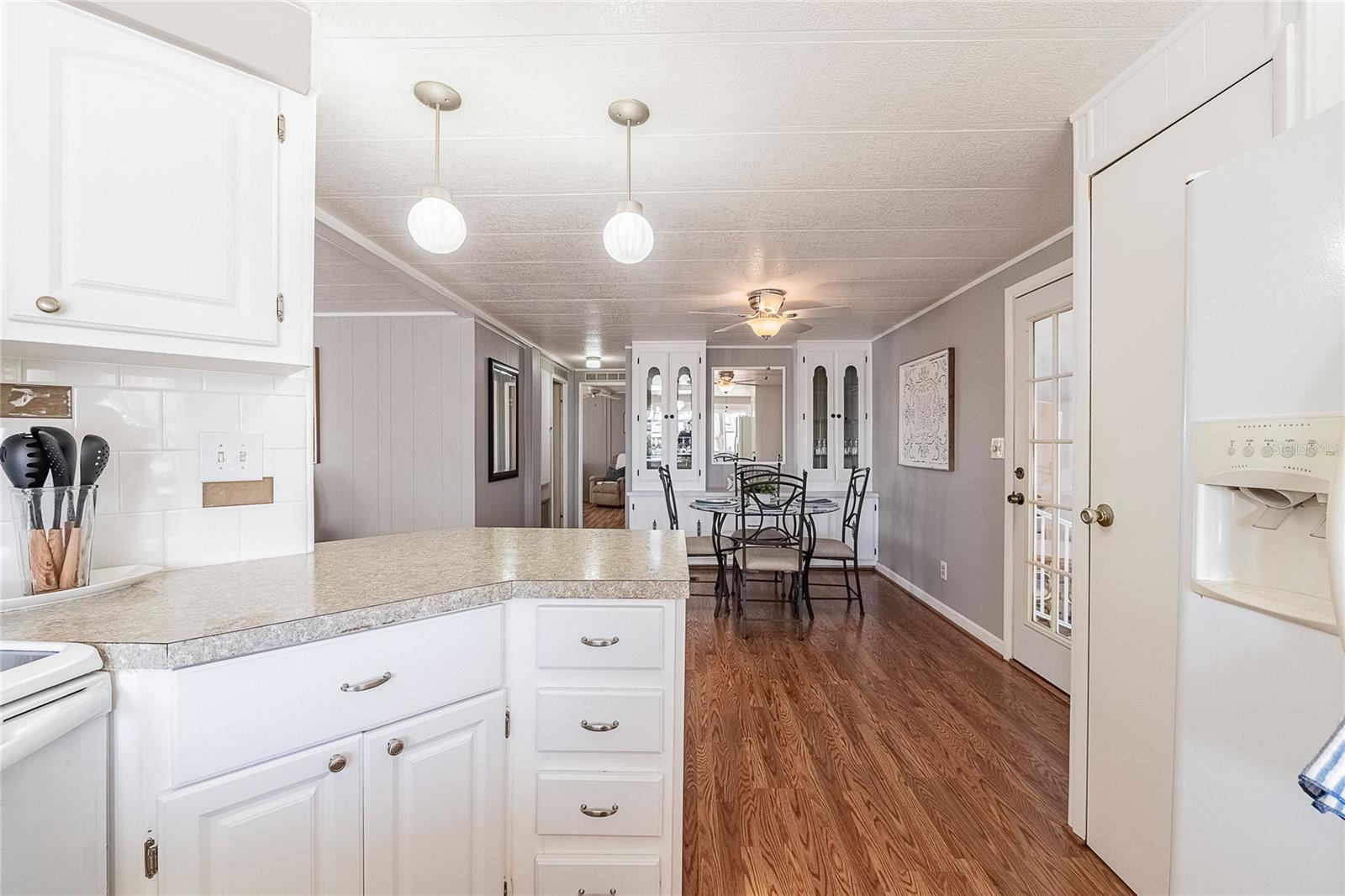 Image 13 of 52 For 5341 Powhattan Street