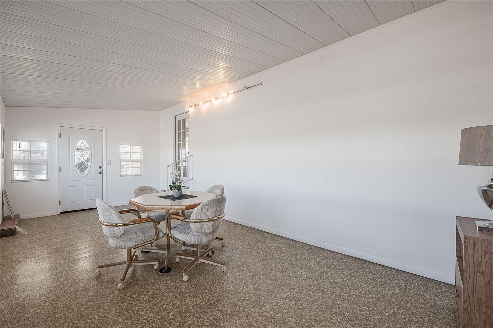 Image 7 of 52 For 5341 Powhattan Street