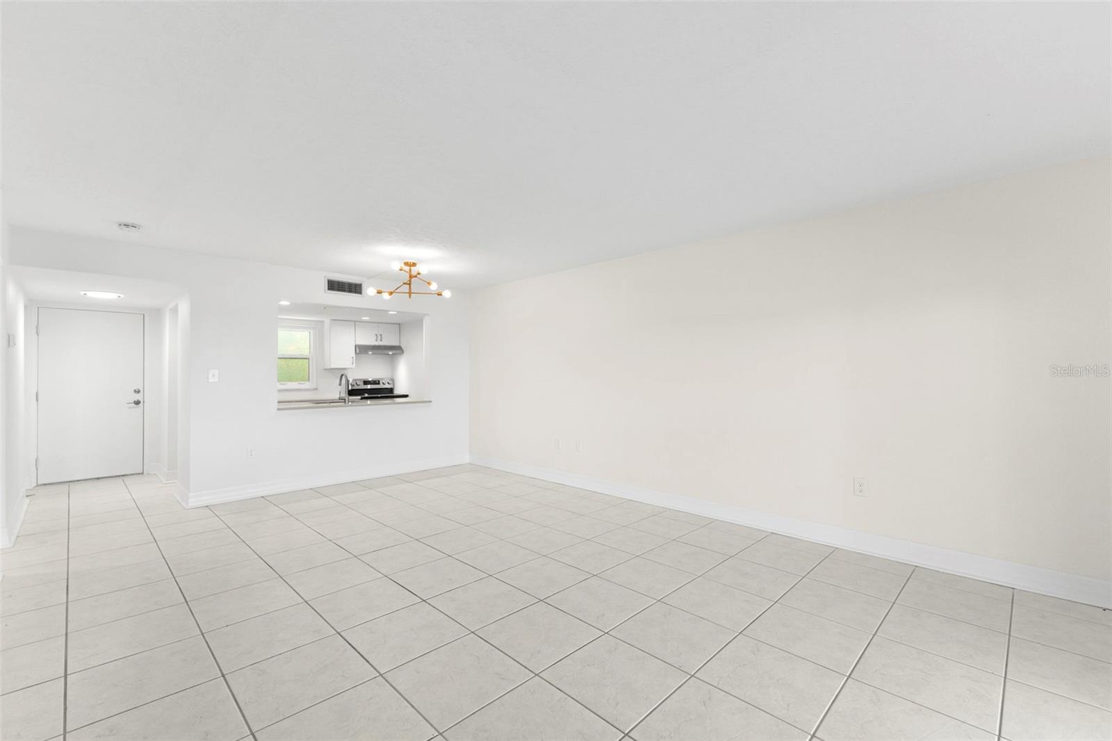 Image 8 of 36 For 464 Paula Drive 118