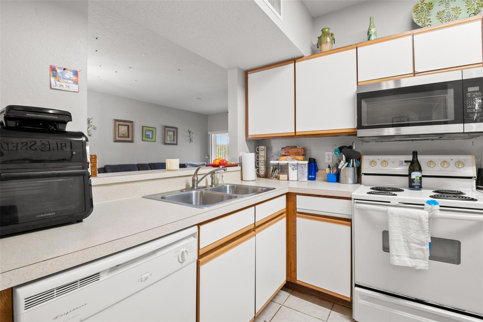 Image 10 of 43 For 9536 Newdale Way 101