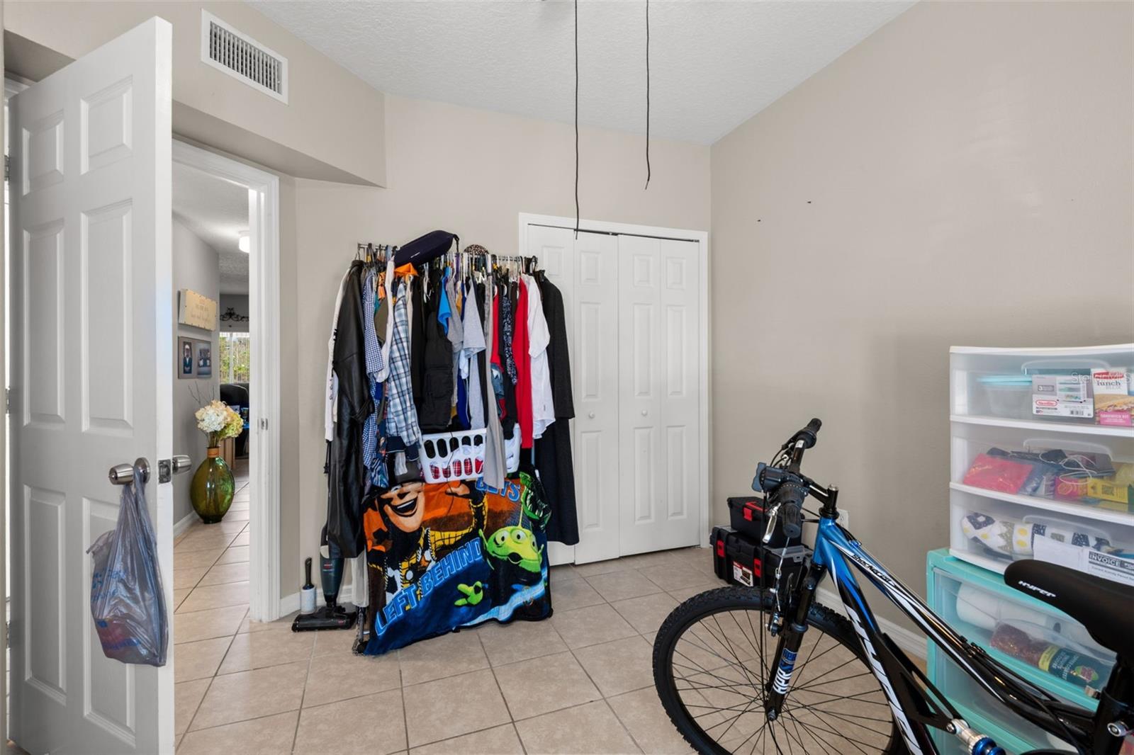 Image 20 of 43 For 9536 Newdale Way 101