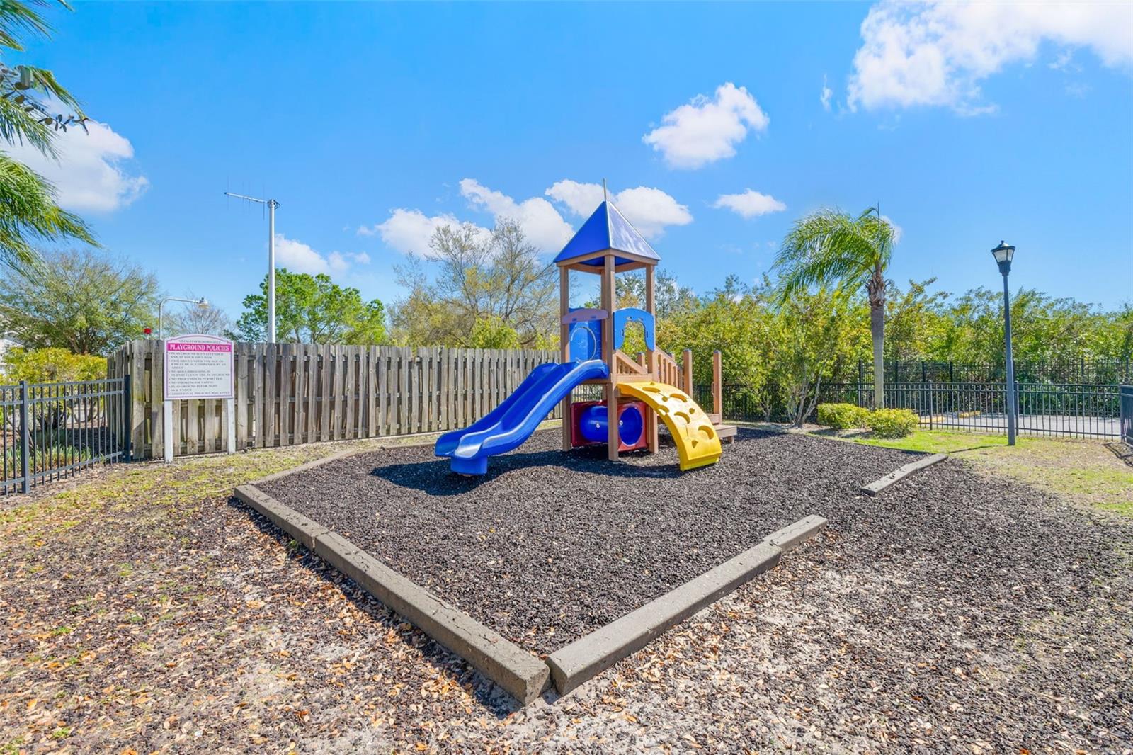 Image 36 of 43 For 9536 Newdale Way 101