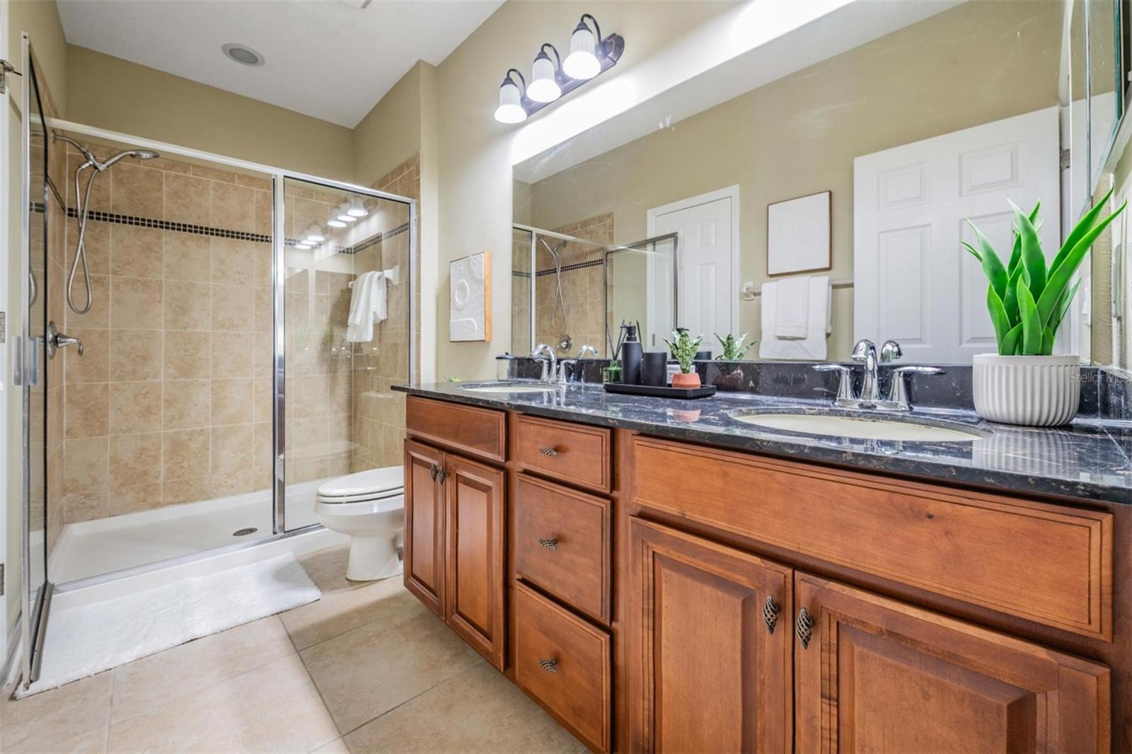 Image 11 of 40 For 12537 Silverdale Street