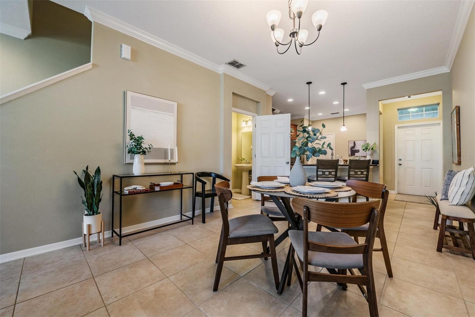 Image 17 of 40 For 12537 Silverdale Street