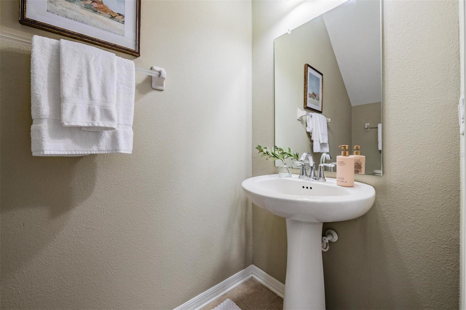 Image 24 of 40 For 12537 Silverdale Street