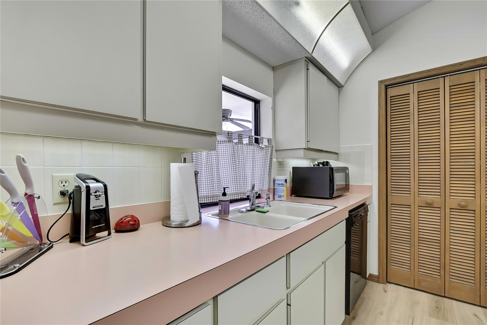 Image 8 of 34 For 2292 Estill Avenue