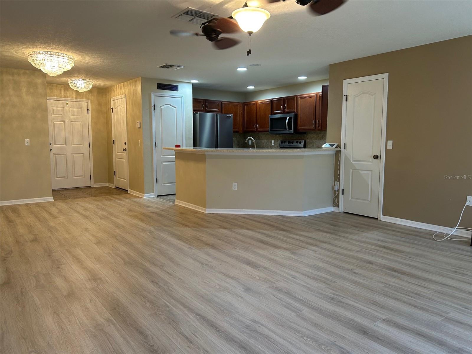 Listing photo id 4 for 4510 Limerick Drive