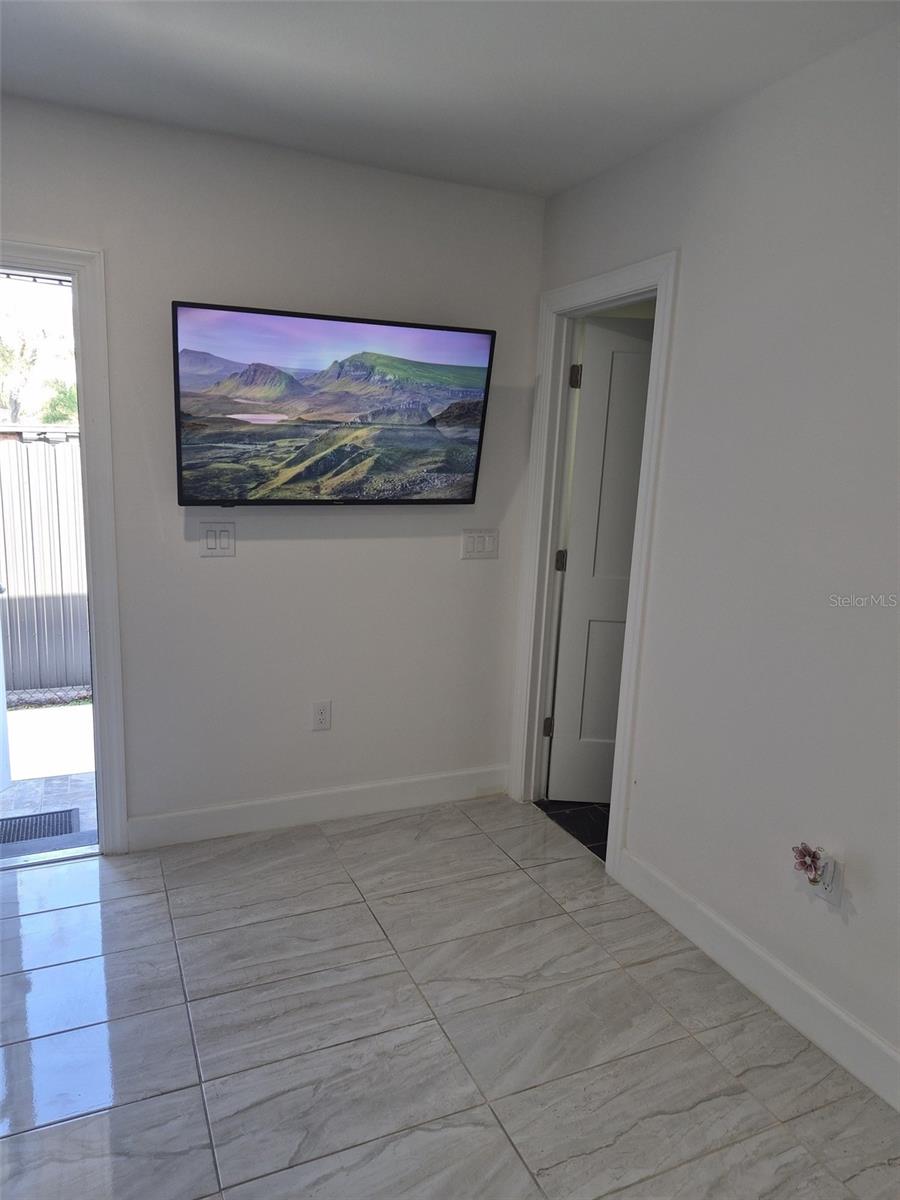 Image 5 of 13 For 709 Debra Lynne Drive