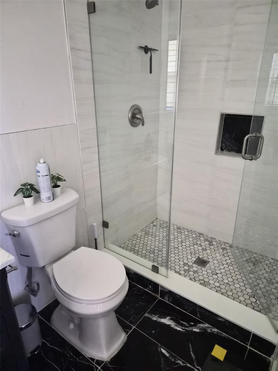 Image 7 of 13 For 709 Debra Lynne Drive