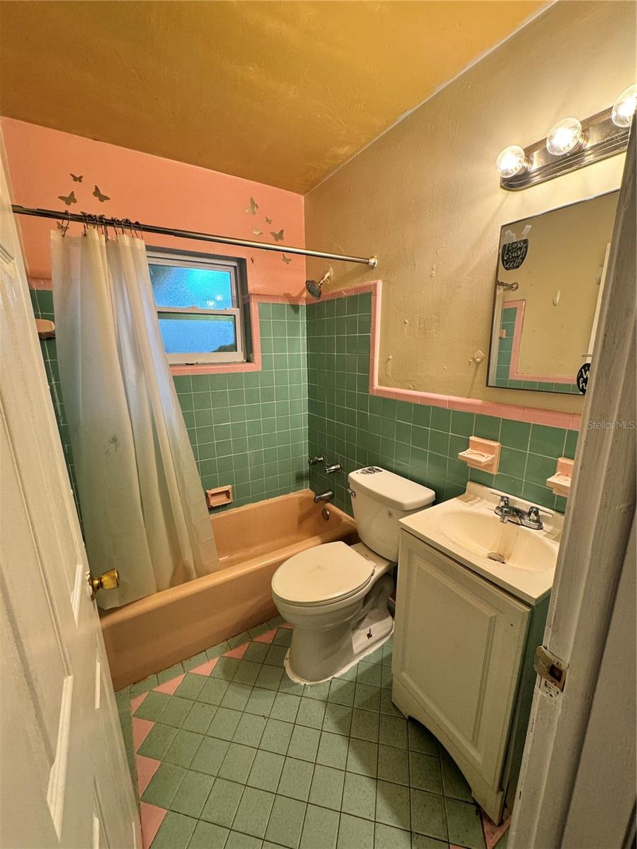 Image 8 of 13 For 1488 Laura Street