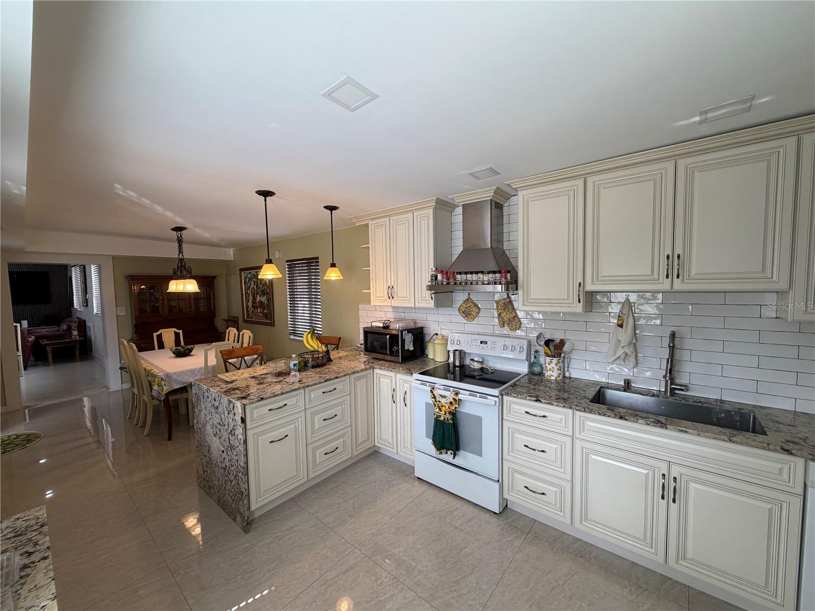 Image 10 of 38 For 1011 44th Street