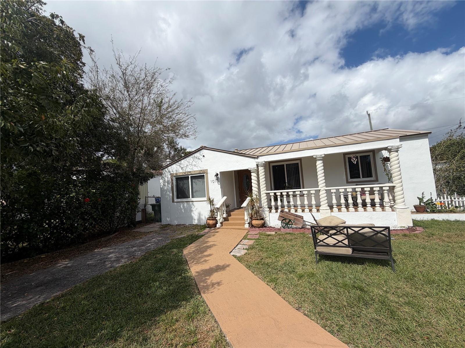 Image 3 of 38 For 1011 44th Street