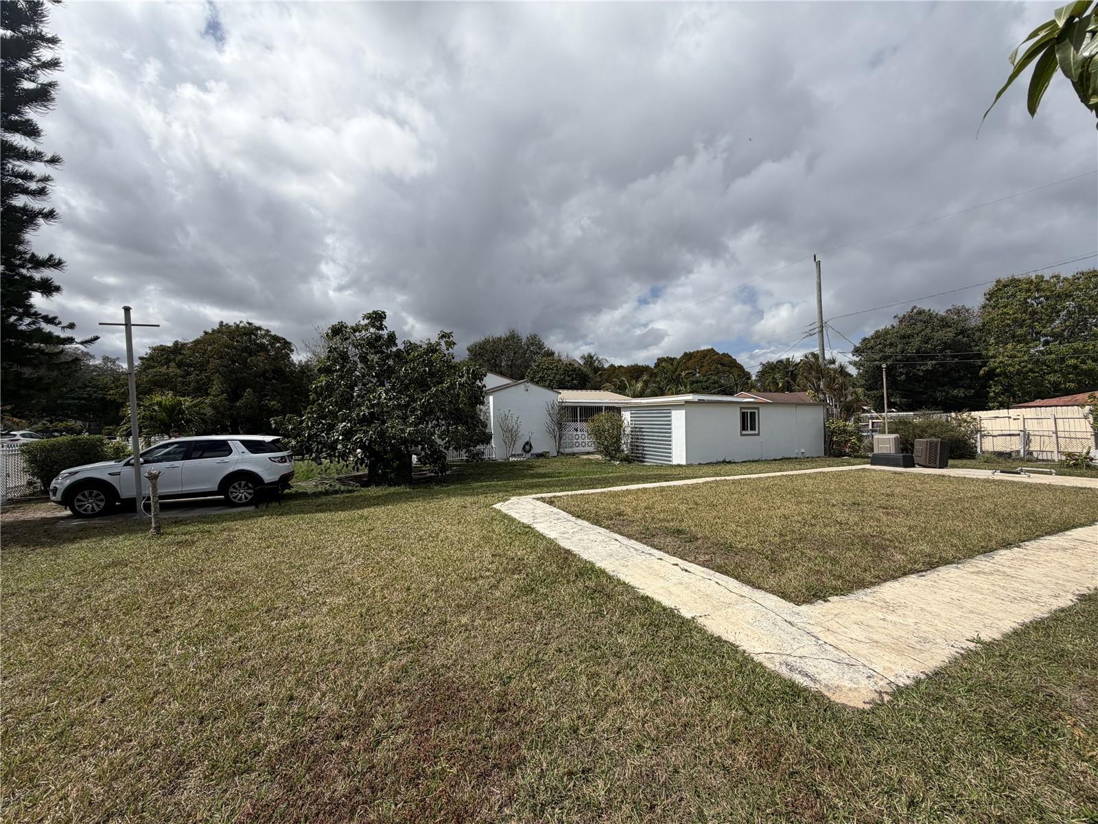 Image 34 of 38 For 1011 44th Street